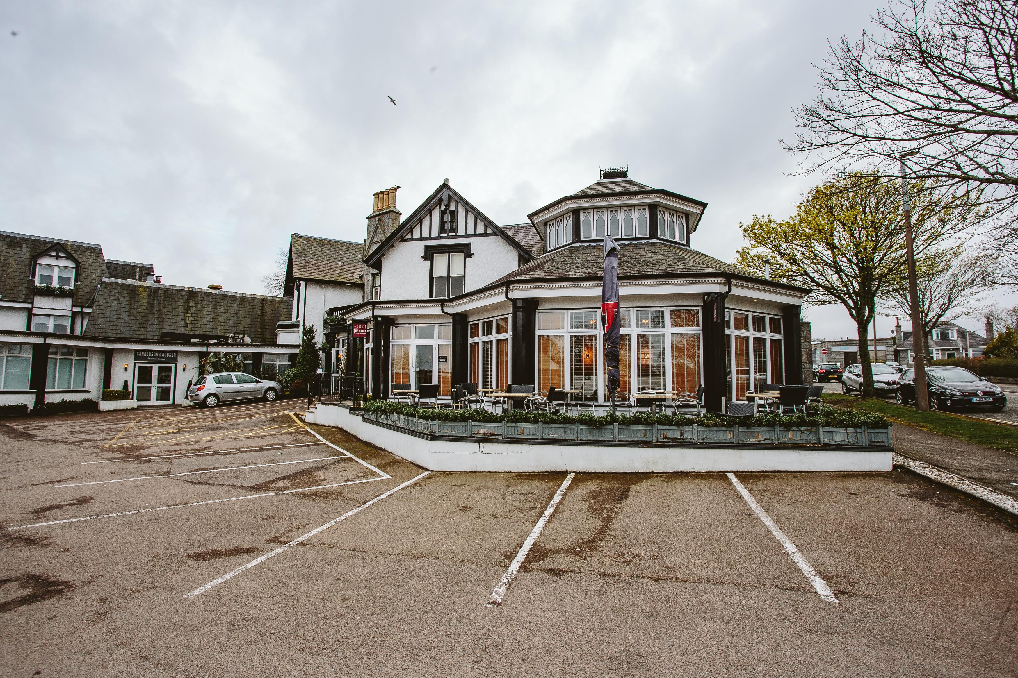 Palm Court Hotel 4*